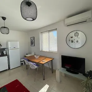 Simons Minutes Away From Balluta Bay And St Julians Apartament
